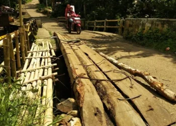 Jembatan Cilempang di Cisata Pandeglang Rusak, Keselamatan Warga Terancam