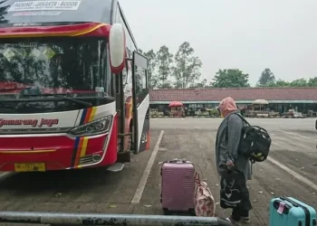 Lewat Terminal Poris Pelawad, Ratusan Pemudik Pulang