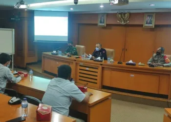 Bupati Pimpin Rapat LKS Tripartit , THR, Mayday dan Vaksinasi Jadi Sorotan