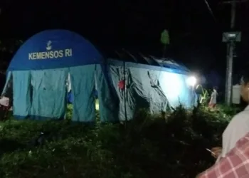 Diancam, 29 Warga di Sobang Pandeglang Pindah ke Tenda Darurat