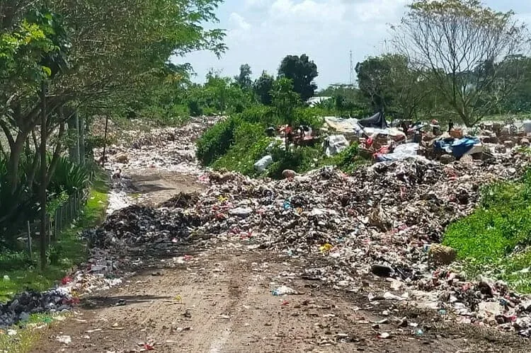 Tiada Solar, Sampah Menumpuk tak Terangkut di Maja Lebak