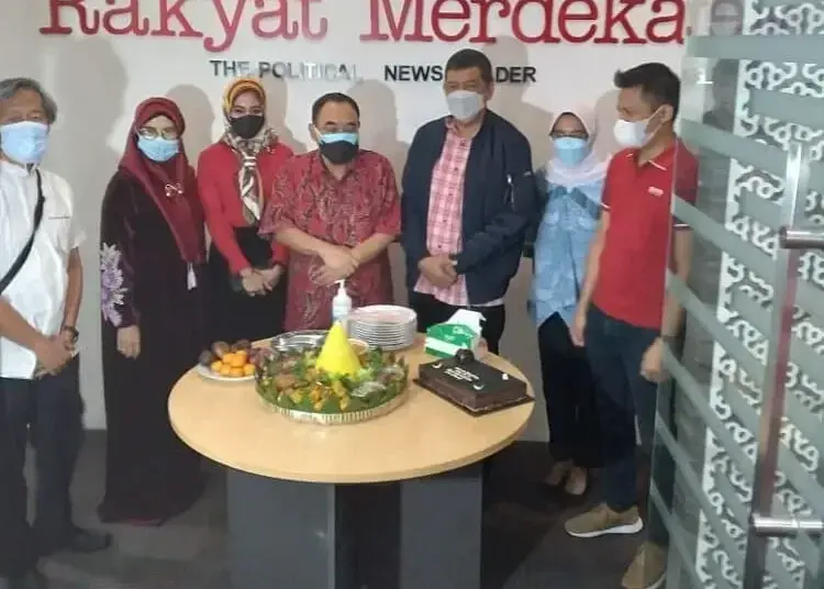 22 Tahun Rakyat Merdeka, Menguatkan Api Demokrasi