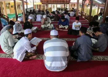 Tadarus Al Quran Bersama di Pondok Pesantren Daarut Tasbih Saat Ramadan