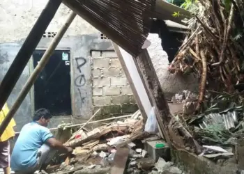 Dua Rumah di Keranggan Tangsel Diterjang Longsor