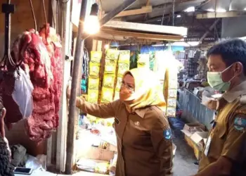 Bupati Tatu Sidak di Pasar Baros, Sejumlah Harga Kebutuhan Pokok Naik