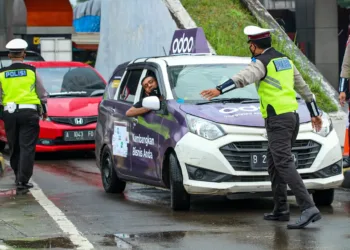 Penjagaan Berlapis Akses Keluar Masuk Tangerang, Ratusan Kendaraan Dipaksa Putar Arah