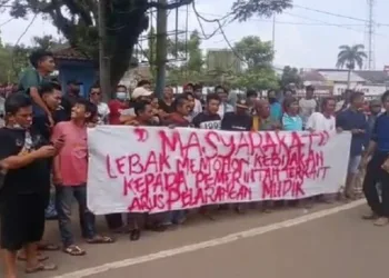 Dampak Penghentian Layanan Commuter Line, Sopir Angkot Hilang Pendapatan