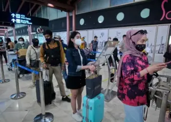 WN Tiongkok Tiba Lewat Bandara Soekarno Hatta