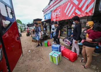 Mudik Lebih Awal di Terminal Ciledug