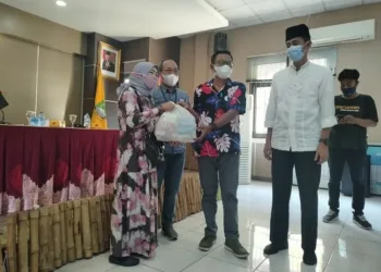 Gandeng Forum TJSL, BRI Salurkan 200 Paket Sembako