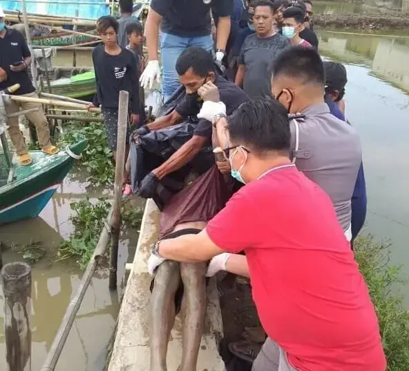 Geger Ada Mayat Pria Mengapung di Sungai Cimanceuri