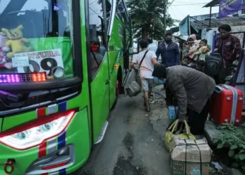 Terminal Bayangan di Kebon Besar Didatangi Pemudik