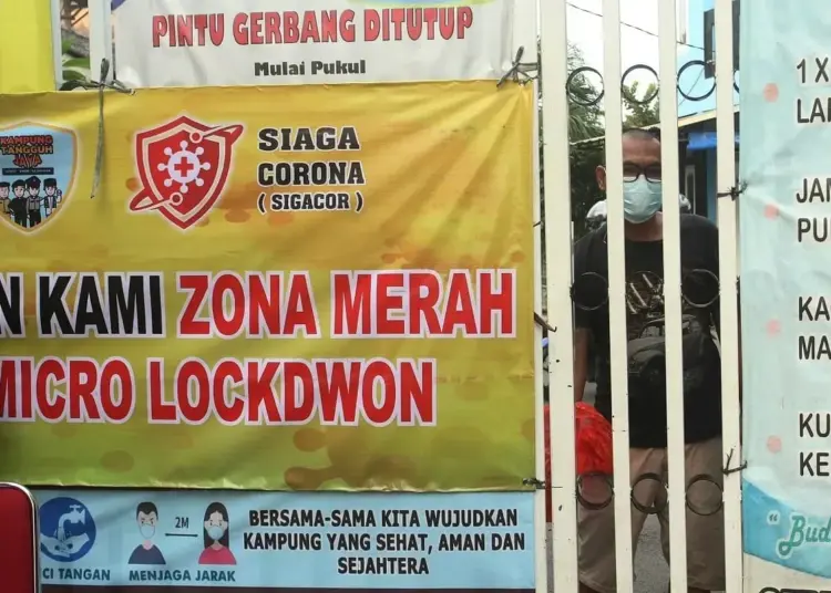 Penerapan Lockdown Skala Mikro di RW 03 Gandasari, Jatiuwung