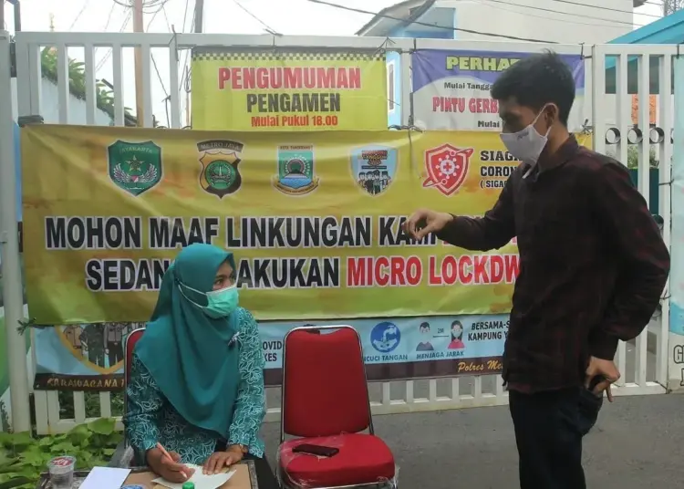 Penerapan Lockdown Skala Mikro di RW 03 Gandasari, Jatiuwung