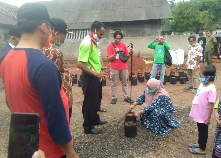 Tanamkan Karekter Peduli Lingkungan, Ini Yang Dilakukan Dindikbud Pandeglang dan KAIPKA Ujung Kulon