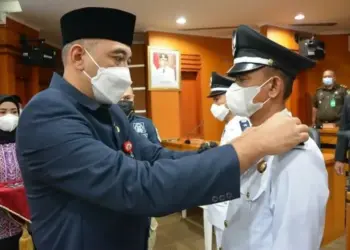 Bupati Zaki Lantik Enam Kepala Desa Pergantian Antar Waktu