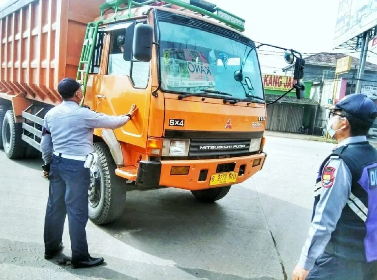 3 Hari Operasi Gabungan Penertiban Angkutan Barang dan Penumpang, 22 Angkutan Barang Disanksi Tilang