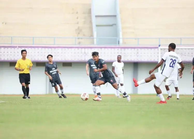 Laga Persita Tangerang kontra Persipura Jayapura Dihentikan Paksa