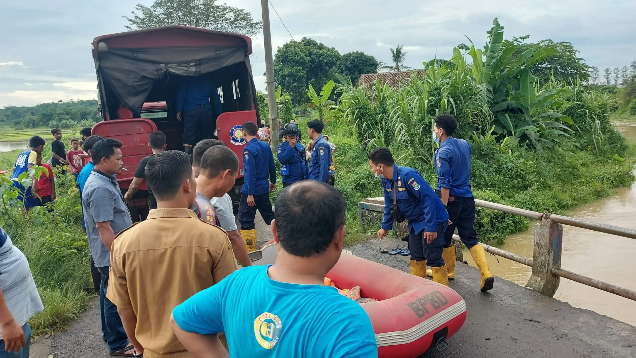 Buruh Ini Syok Mengetahui Anaknya Tenggelam di Sungai Cipayaeun