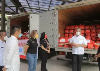 Warga Kota Tangsel Jalani Isolasi Mandiri Dapat Paket Sembako