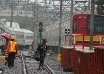 Operasional Kereta Commuter Rangkasbitung - Tanah Abang Dibatasi