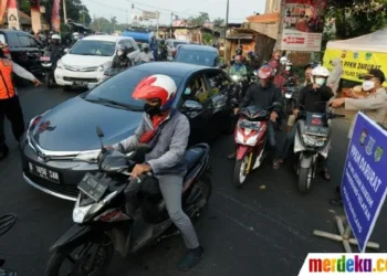 Kemacetan Warnai Lokasi Penyekatan di Kota Tangsel