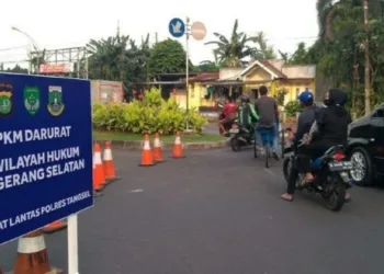 Imbas Penyekatan PPKM Darurat, Pengendara Nekad Lawan Arus