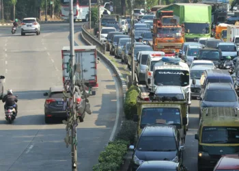 Suasana Kemacetan di Jalan MH Thamrin Cikokol