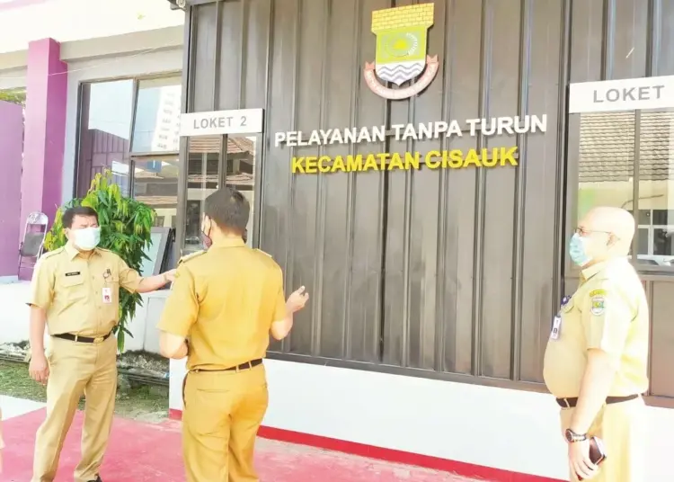 Cegah Kerumunan, Kecamatan Cisauk Gagas Layanan Drive Thru