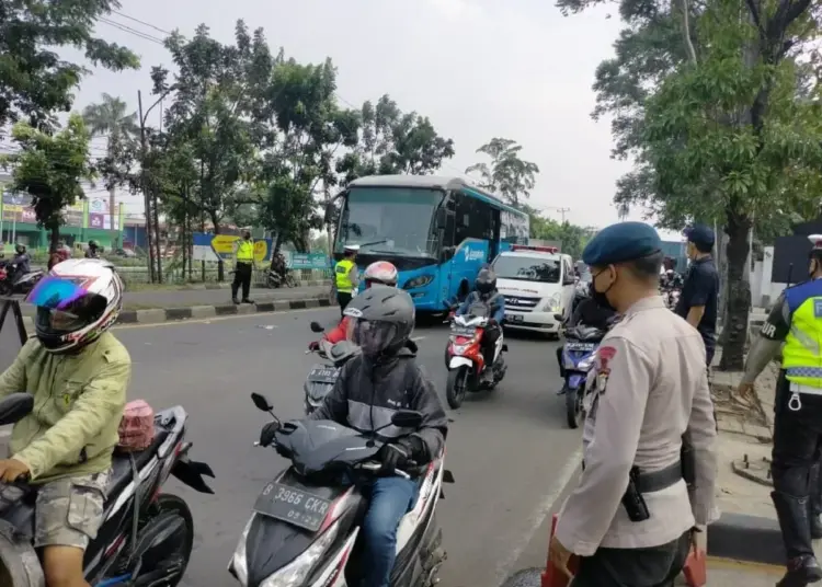 Pengetatan Pos Penyekatan PPKM Darurat di Batuceper