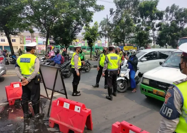 Pengetatan Pos Penyekatan PPKM Darurat di Batuceper