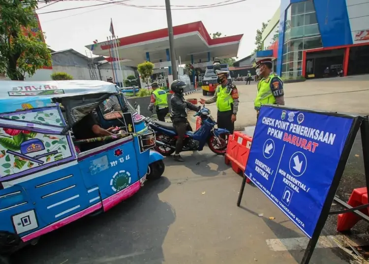 Pengetatan Pos Penyekatan PPKM Darurat di Batuceper