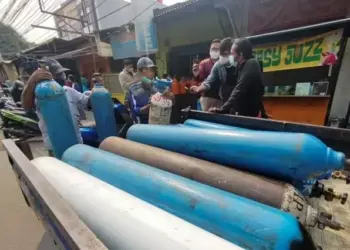 Kisah Warga Karang Tengah Kehilangan Ayah Saat Kehabisan Stok Oksigen