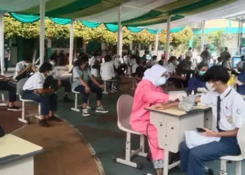 Vaksinasi Pelajar Dimulai, PTM di Tangsel Tetap Ditunda