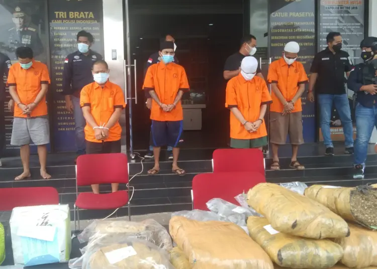 Dua Pengedar Narkoba Diringkus, Sabu dan Ganja Senilai Rp3 Miliar Disita