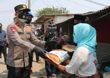 Polda Metro Jaya dan Polrestro Tangerang Kota Salurkan 342 Paket Beras