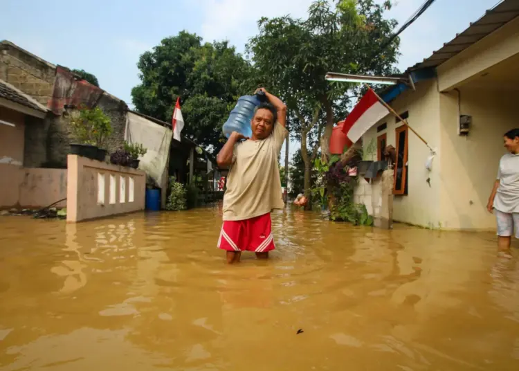 Foto Banjir Genangi Perumahan Mustika Tigaraksa