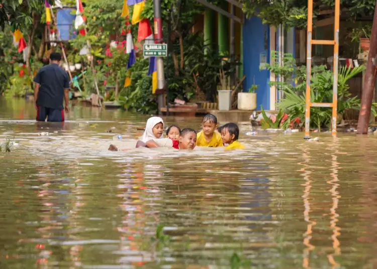 Foto Banjir Genangi Perumahan Mustika Tigaraksa