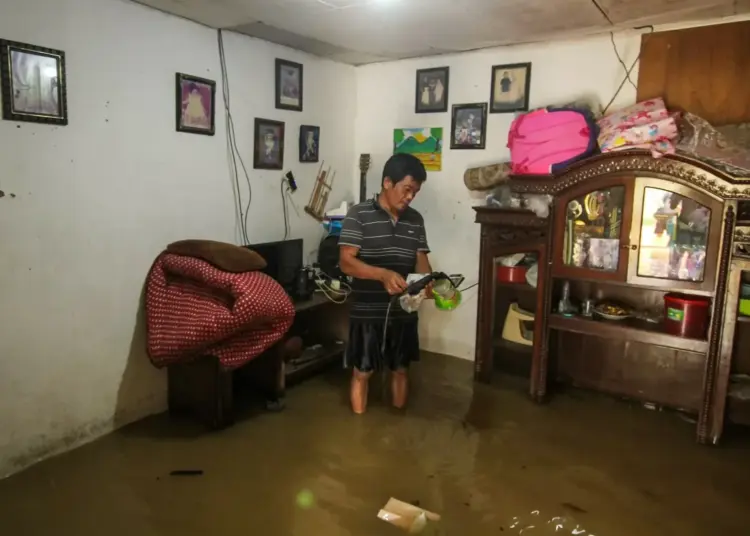 Foto Banjir Genangi Perumahan Mustika Tigaraksa