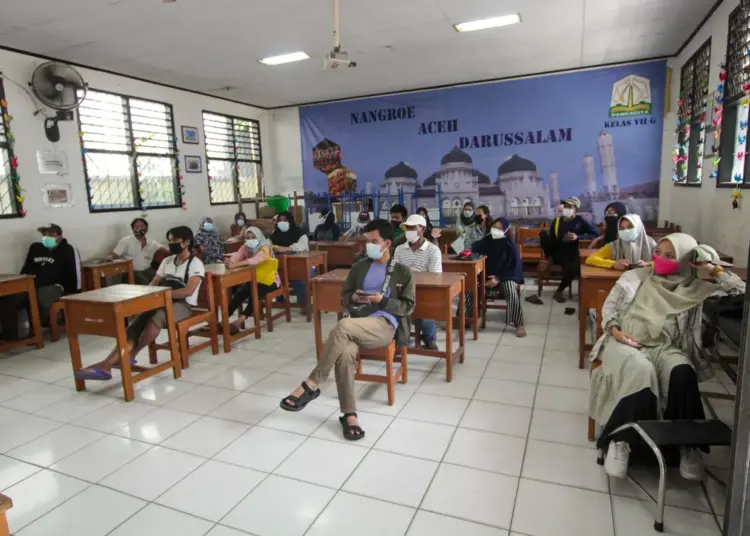 Potret Suasana Penyaluran BST di Kota Tangerang