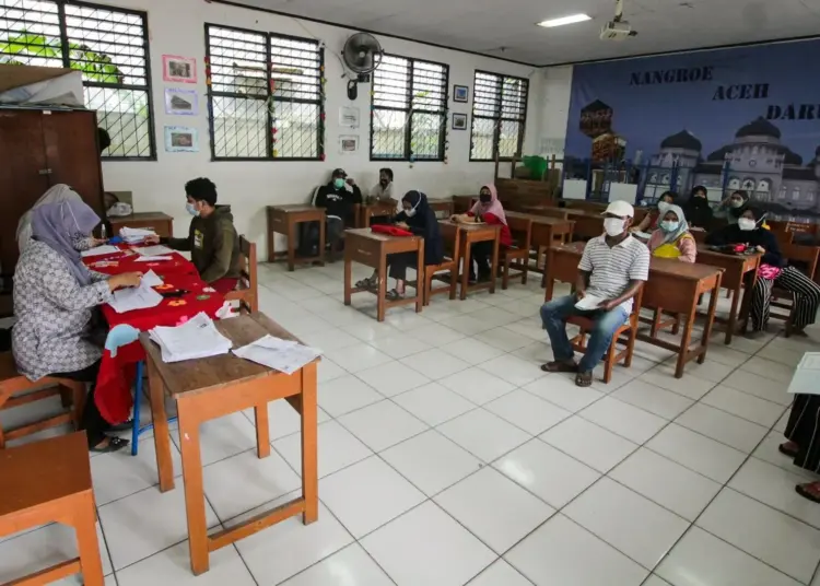 Potret Suasana Penyaluran BST di Kota Tangerang