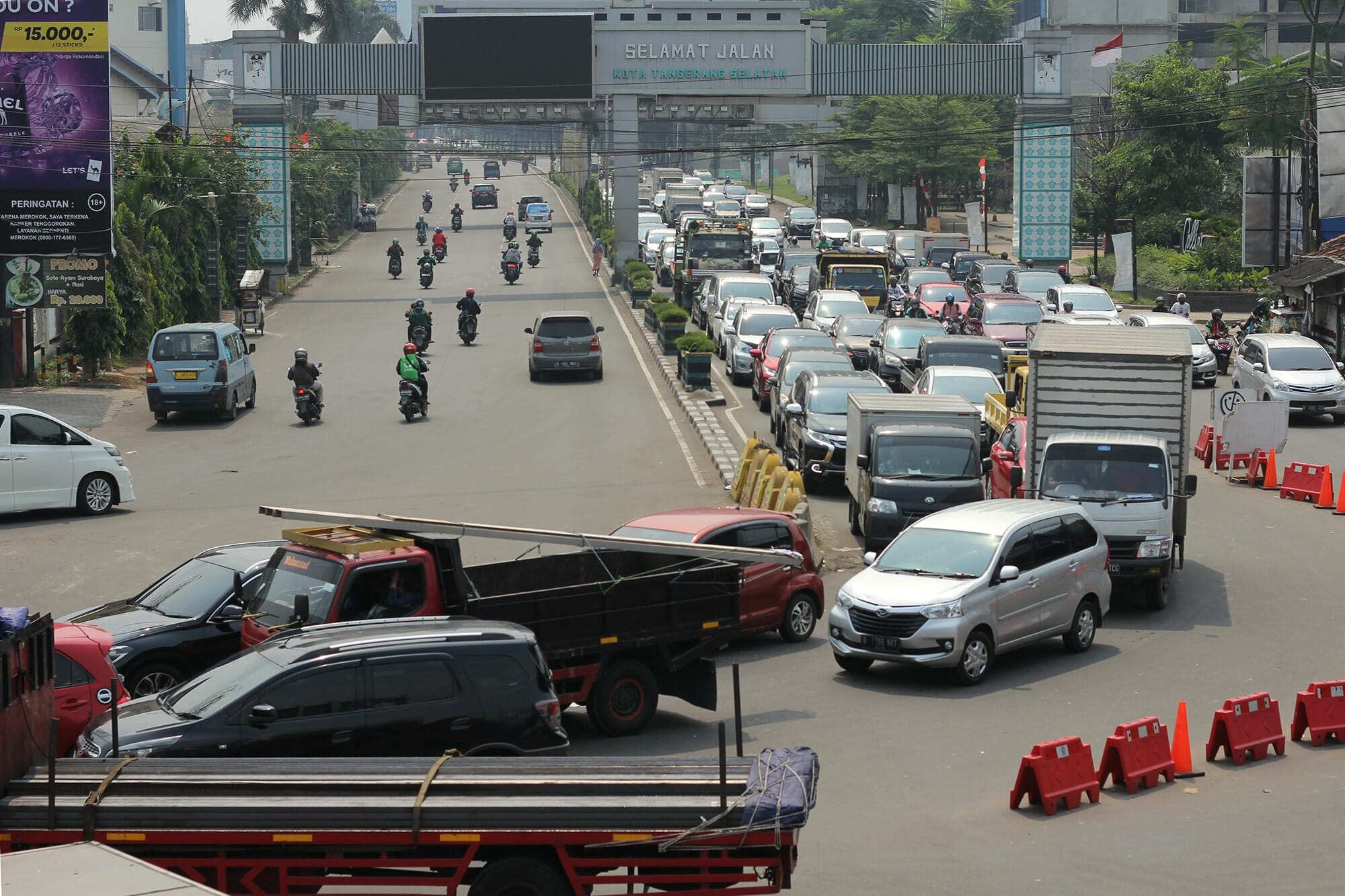 Foto Suasana Penyekatan Ppkm Darurat Di Jalan Basuki