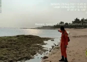 Dua Wisatawan Asal Minahasa Selatan Terseret Ombak Pantai Kelapa Warna Kabupaten Lebak