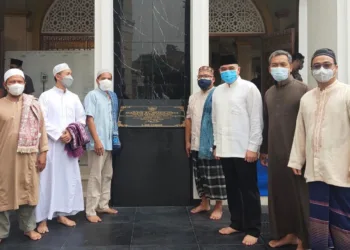 Jumatan Perdana PPKM Level 4, Bupati Zaki Pilih di Masjid Catalina