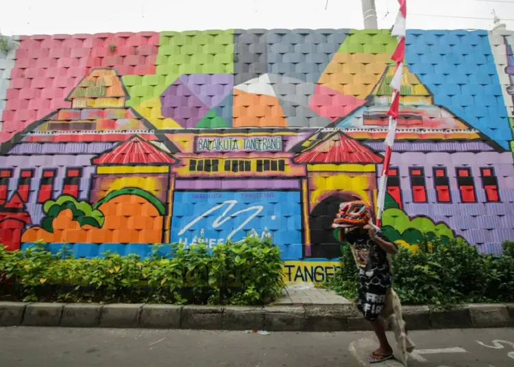 Potret Karya Seni Mural di Kampung Pink Kota Tangerang