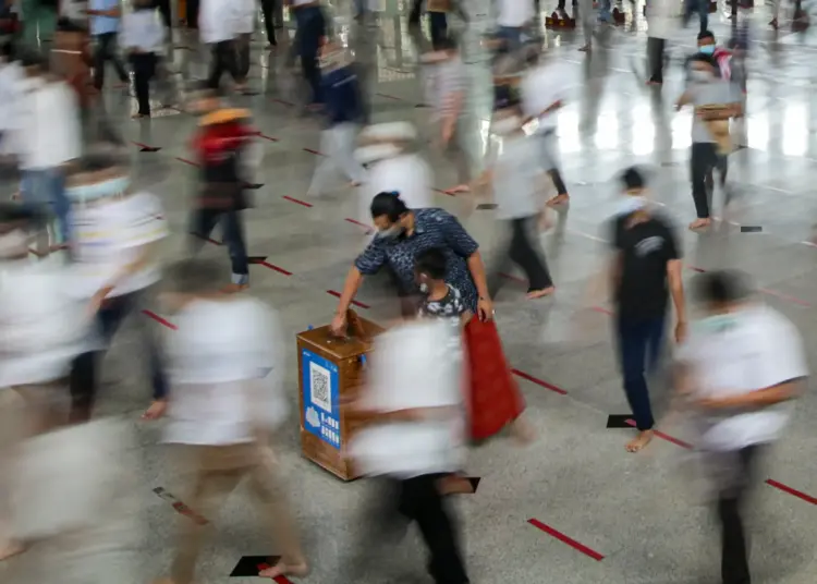 Potret Masjid Al-Azhom Tangerang Kembali Gelar Salat Jumat