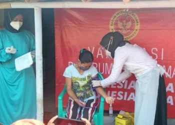 Sambangi Neglasari, BIN Gelar Vaksinasi Secara Door to Door