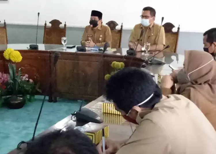 RAPAT PERSIAPAN–Pemkab Serang menggelar rapat persiapan pelaksanaan MTQ tingkat Kabupaten Serang, tahun 2021, Senin (9/8/2021). (SIDIK/SATELITNEWS.ID)