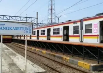 Mulai Hari Ini Penumpang KRL Jabodetabek Bisa Duduk Tanpa Jaga Jarak