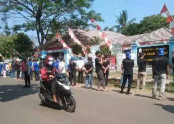 Demo di Kantor Kecamatan Cikulur Lebak, Massa Minta Mantri Polisi Dipindahtugaskan